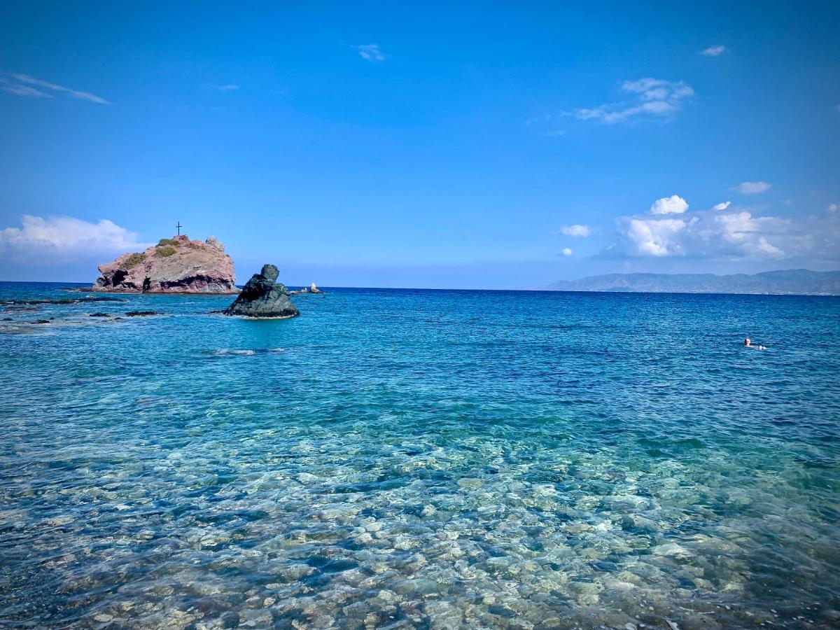 The Summer Haven Полис Екстериор снимка