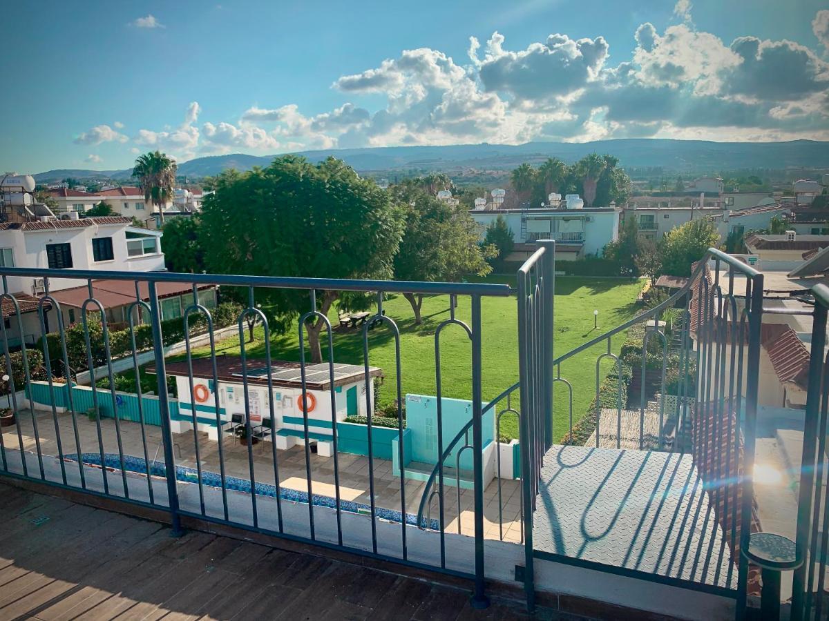 The Summer Haven Полис Екстериор снимка