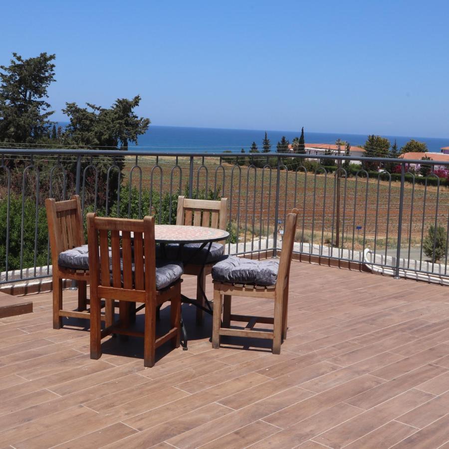 The Summer Haven Полис Екстериор снимка